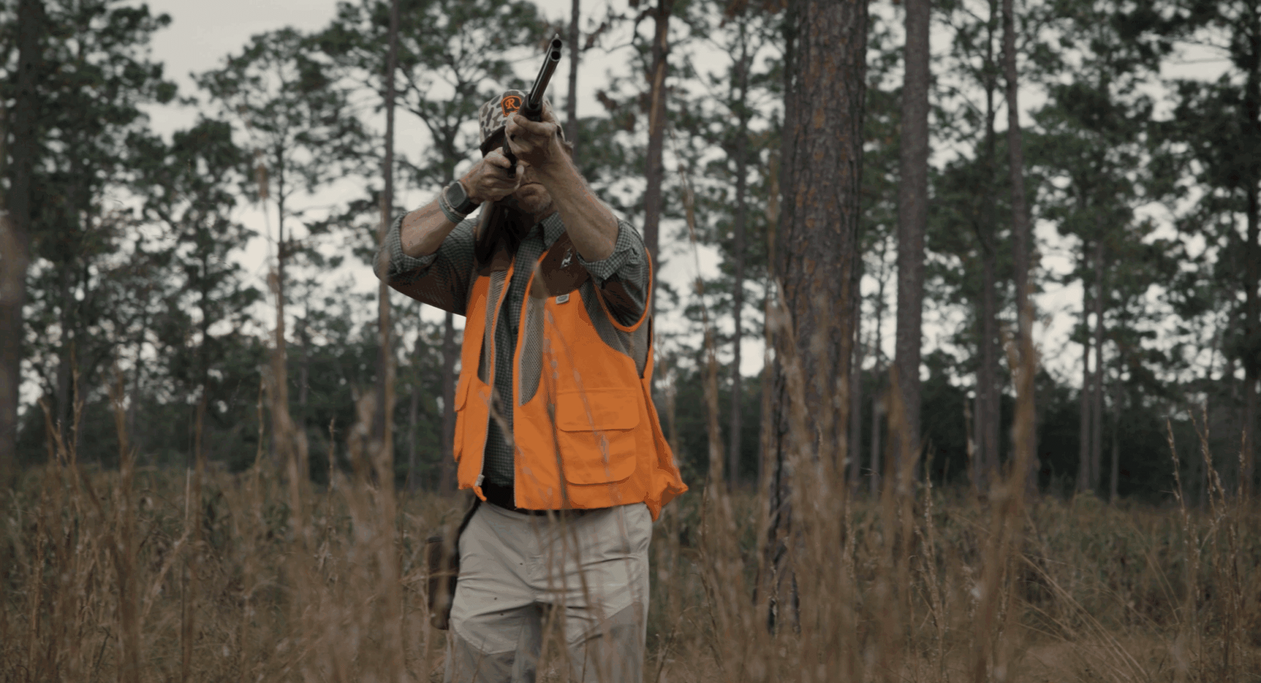 hunter-aiming-gun